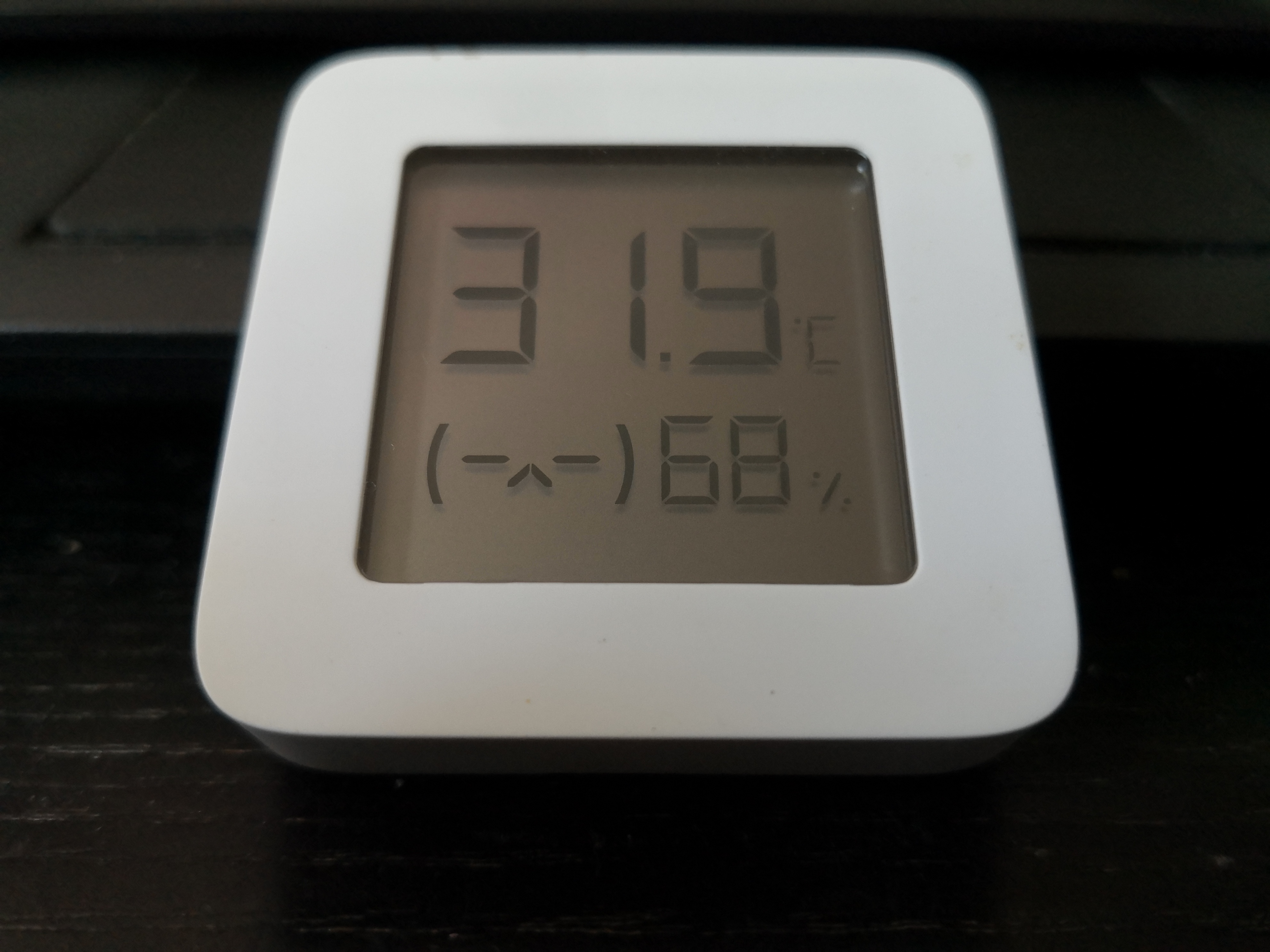 The sensor even displays a smiley face to let you know how it feels.